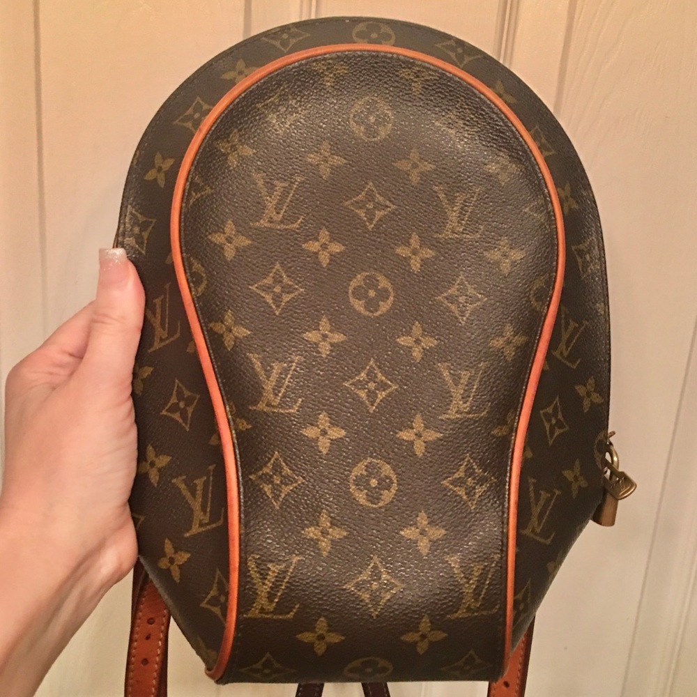 COPY - In good condition lv pm ellipse backpack!